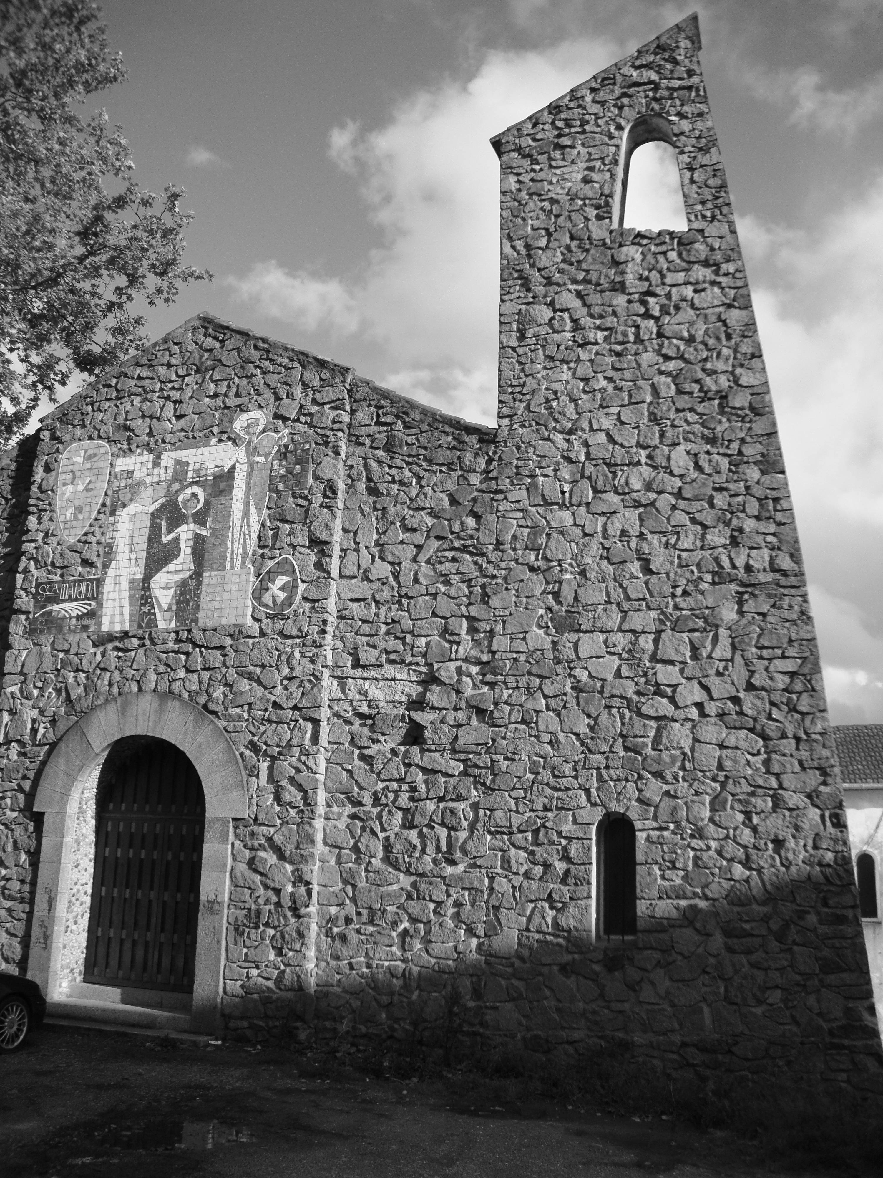 Foto 10. Fachada de la Iglesia de Santa Marina del Villar